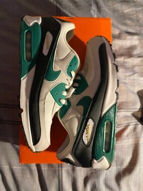 Nike Air Max 90 Shoes